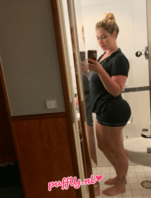 Cathy — photo 2 | Puffly
