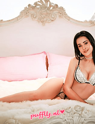 Consuelo — profile photo | Puffly