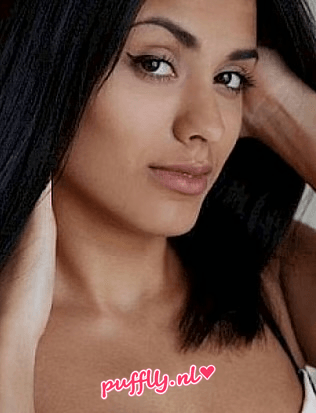 Nadia — profile photo | Puffly