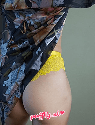 Zoe Goldmund — profile photo | Puffly