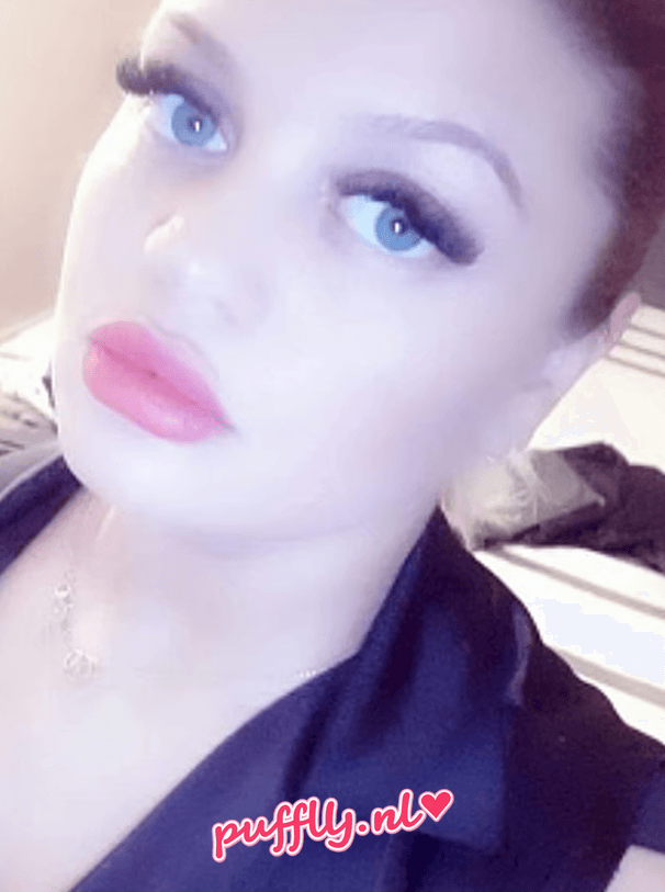 Dellia in Amsterdam — modelprofiel op Puffly